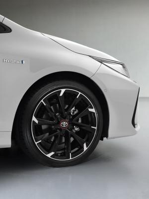 Toyota Corolla Hybrid Sedan GR Sport 2020 года  (EU)